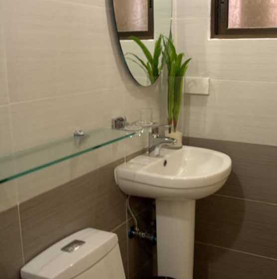 سوییت, Bsa Mansion