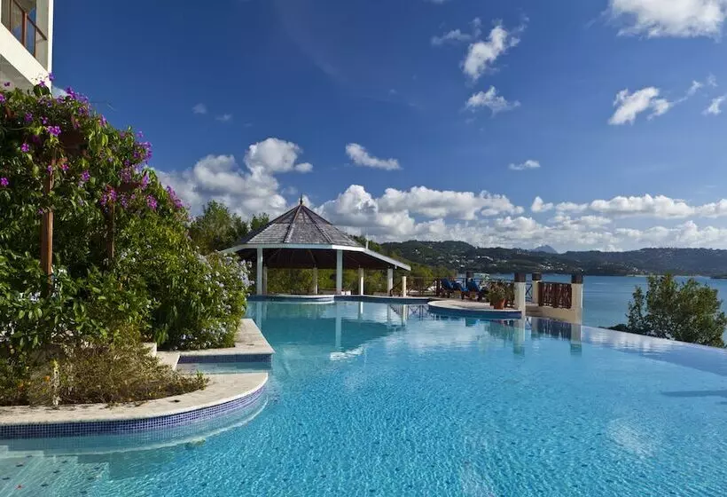 Junior swim-up suite, Calabash Cove Resort And Spa Adults Only