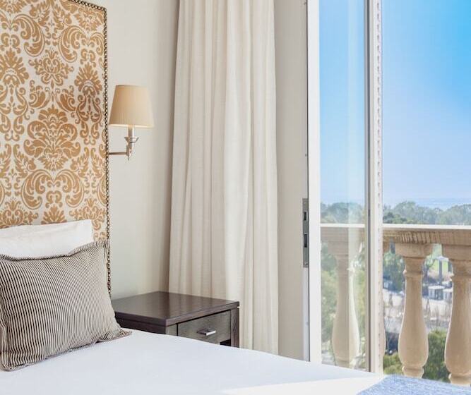 １ベッドルームペントハウスアパート, Cape Royale   Whosting