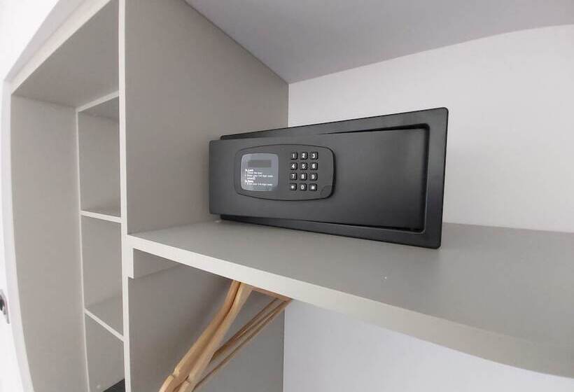 スーペリアシングルルーム, Dean Park