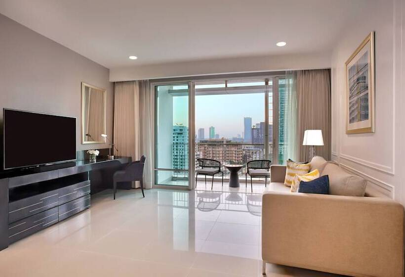 Suite Superior 2 Dormitoris, Dusit Suites Hotel Ratchadamri, Bangkok