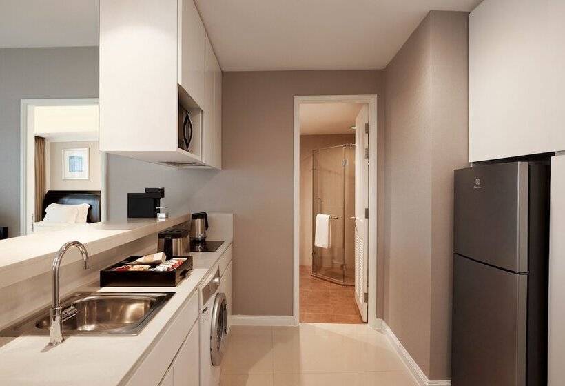 Suite Superior 2 Dormitoris, Dusit Suites Hotel Ratchadamri, Bangkok