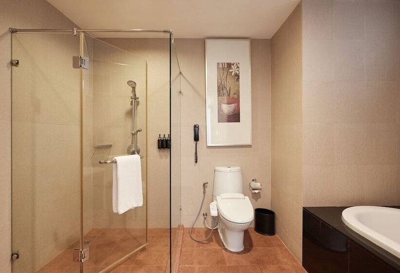 Suite Deluxe 2 Dormitoris, Dusit Suites Hotel Ratchadamri, Bangkok