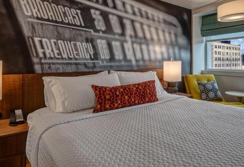 חדר סטנדרט עם מיטת קינג, Indigo   Memphis Downtown, An Ihg