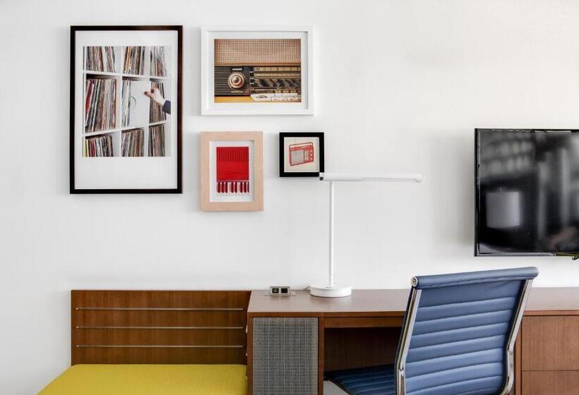 장애인을 위한 킹사이즈 침대 스탠다드 룸, Indigo   Memphis Downtown, An Ihg