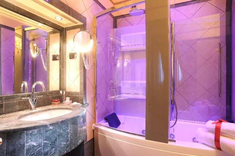 חדר משפחתי, Manfredi Suite In Rome