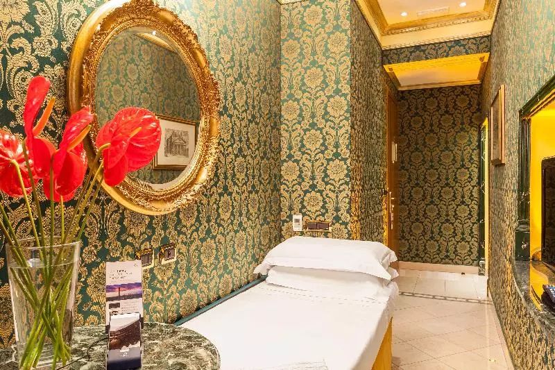 اتاق خانوادگی, Manfredi Suite In Rome