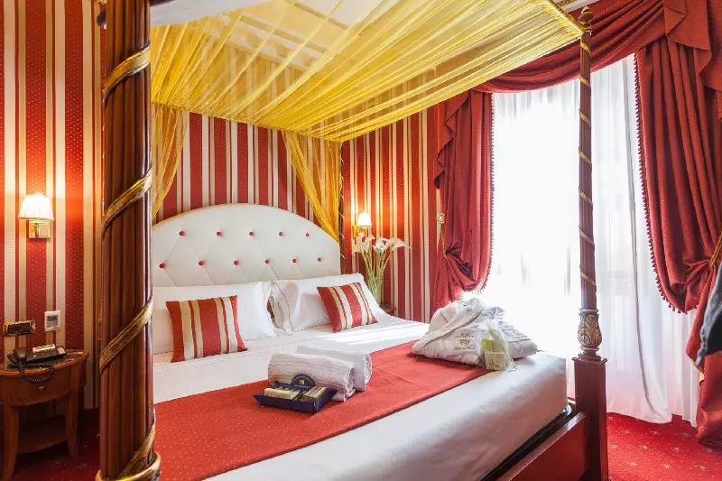 اتاق خانوادگی, Manfredi Suite In Rome