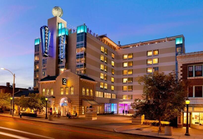 디럭스 룸 킹사이즈 침대, The Moonrise