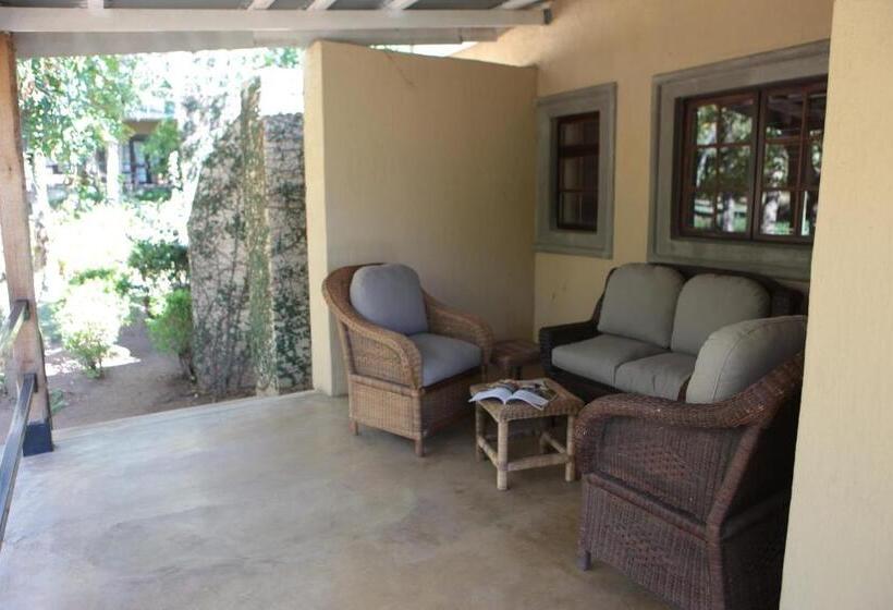 Семейный Номер, Perrys Bridge Hollow Boutique