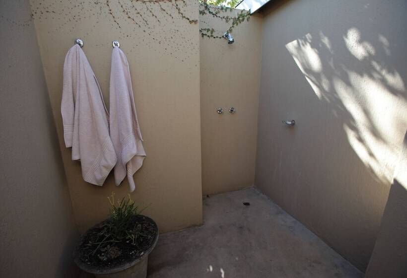 Семейный Номер, Perrys Bridge Hollow Boutique