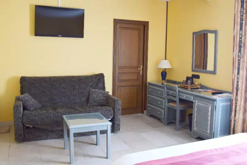 اتاق لوکس, Phunacome Resort