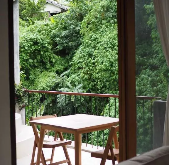 سوئیت با وان آب گرم, Proud Phu Fah Maerim Resort