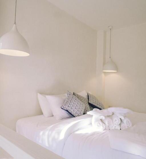 Люкс, Proud Phu Fah Maerim Resort