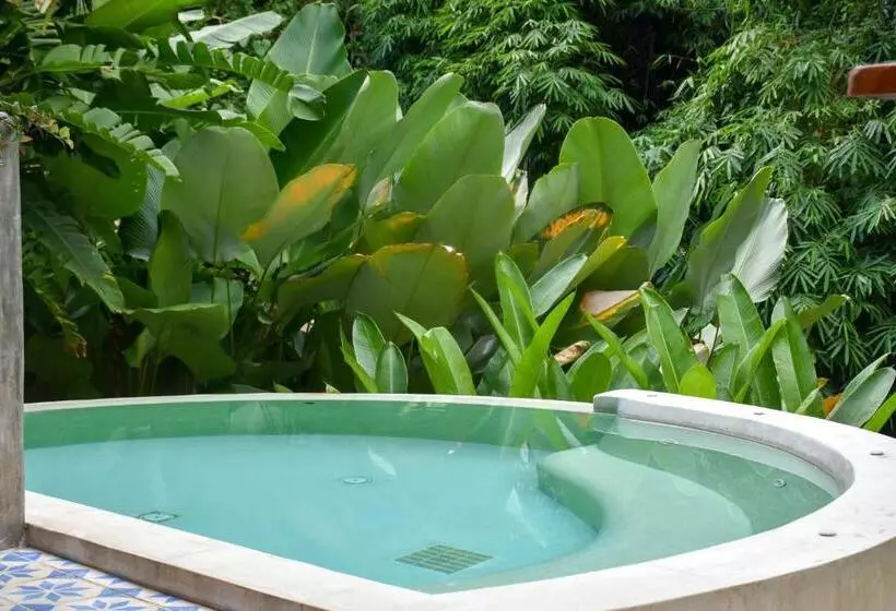سوییت با چشمانداز استخر, Proud Phu Fah Maerim Resort