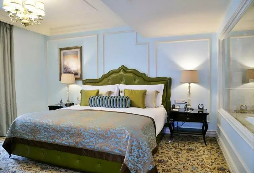 キングサイズベッド、シティビューデラックスルーム, Taj Cape Town