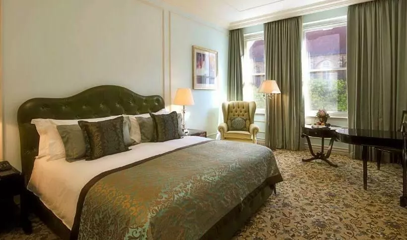 キングサイズベッドのデラックスルーム, Taj Cape Town