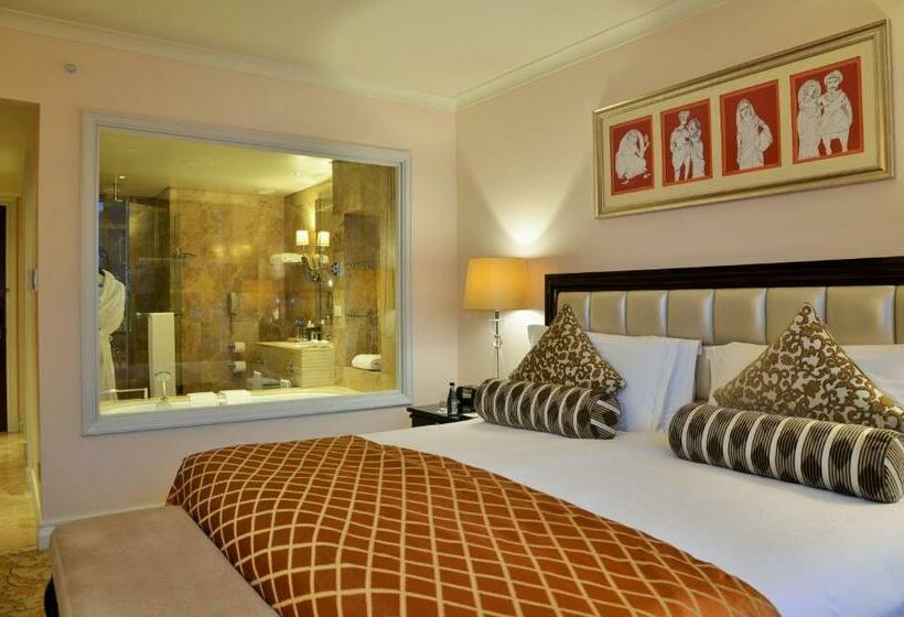 חדר סופריור עם מיטת קינג, Taj Cape Town