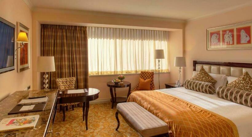 חדר סופריור עם מיטת קינג, Taj Cape Town