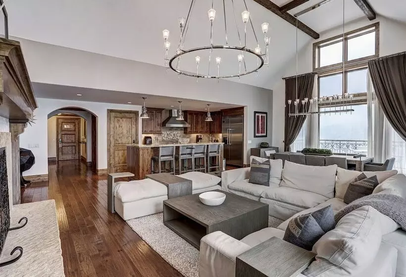 2 Bedroom Premium Apartment, The Arrabelle At Vail Square, A Rockresort