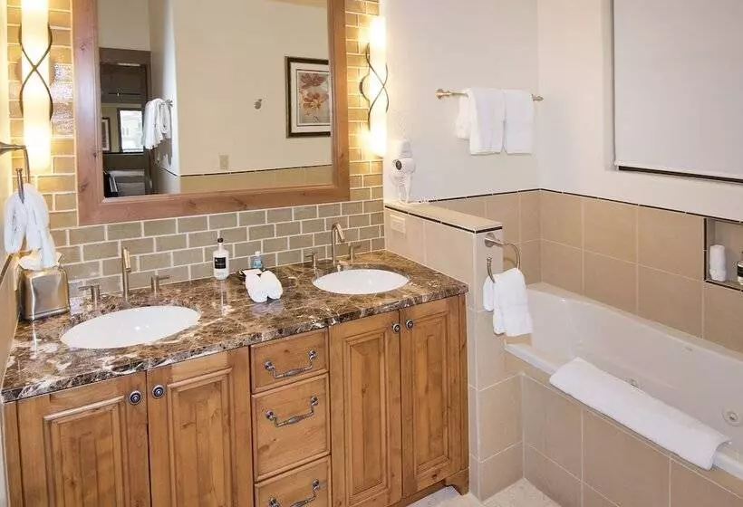 1 Bedroom Penthouse Apartment, The Arrabelle At Vail Square, A Rockresort