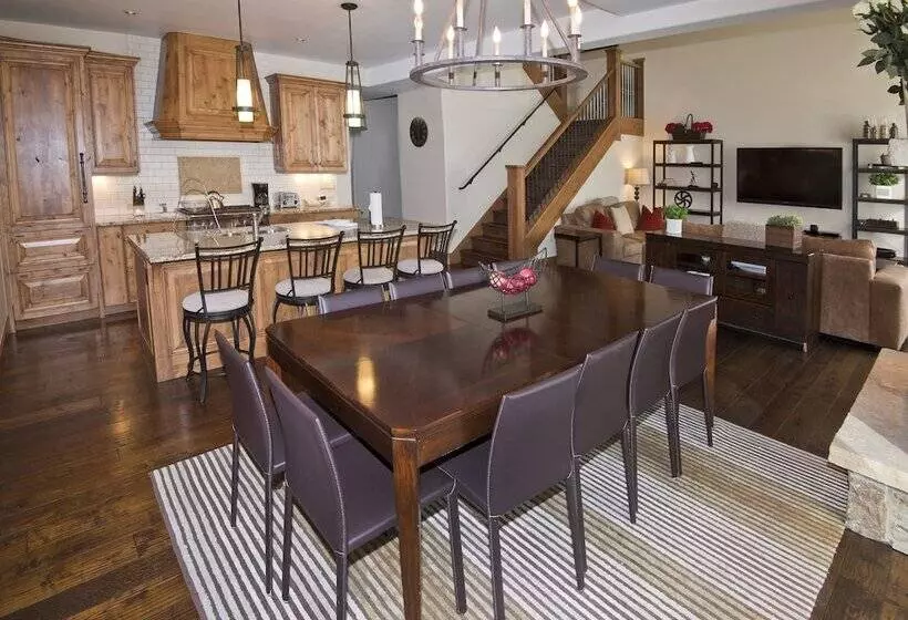 1 Bedroom Penthouse Apartment, The Arrabelle At Vail Square, A Rockresort