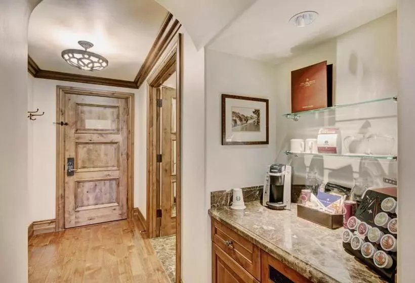 اتاق لوکس با تخت بزرگ, The Arrabelle At Vail Square, A Rockresort