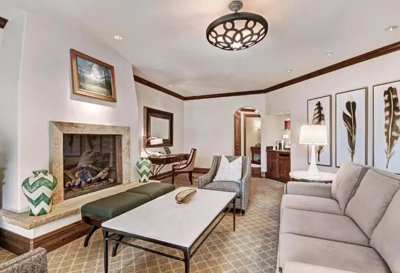 سوئیت با تخت بزرگ, The Arrabelle At Vail Square, A Rockresort