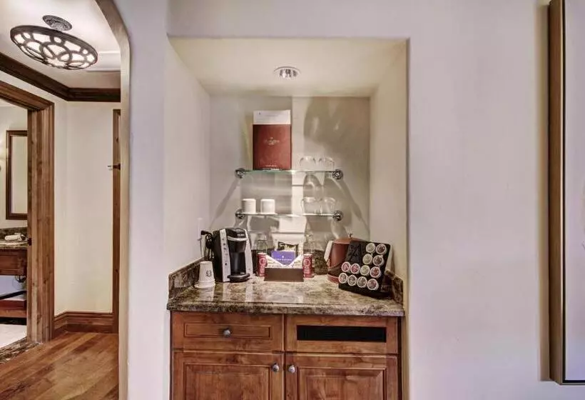سوئیت با تخت بزرگ, The Arrabelle At Vail Square, A Rockresort