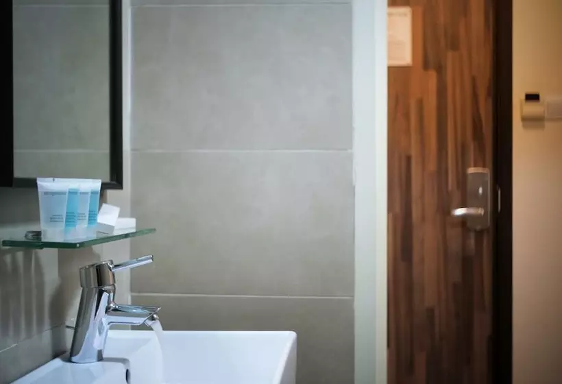 Habitación Triple Estándar, Value Hotel Thomson