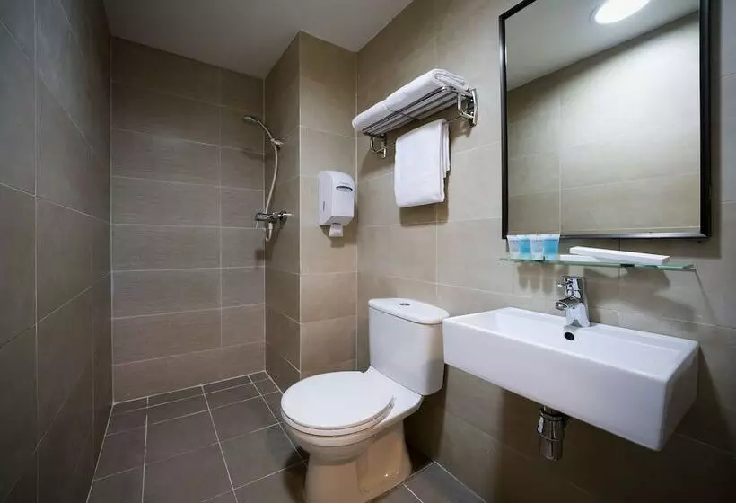 Habitación Triple Estándar, Value Hotel Thomson