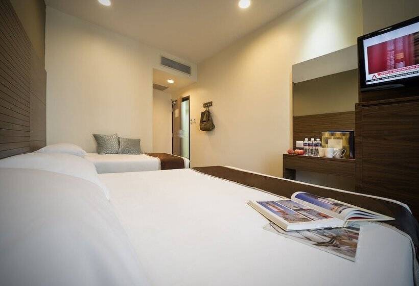 Habitación Triple Estándar, Value Hotel Thomson