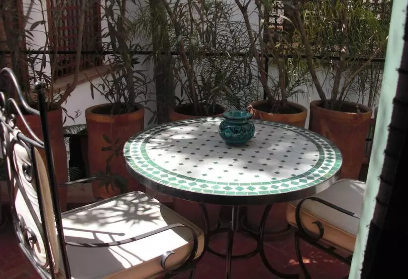 سوییت, Riad Tafilag