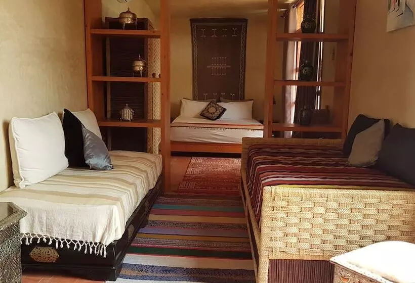 سوییت خانوادگی, Riad Tafilag
