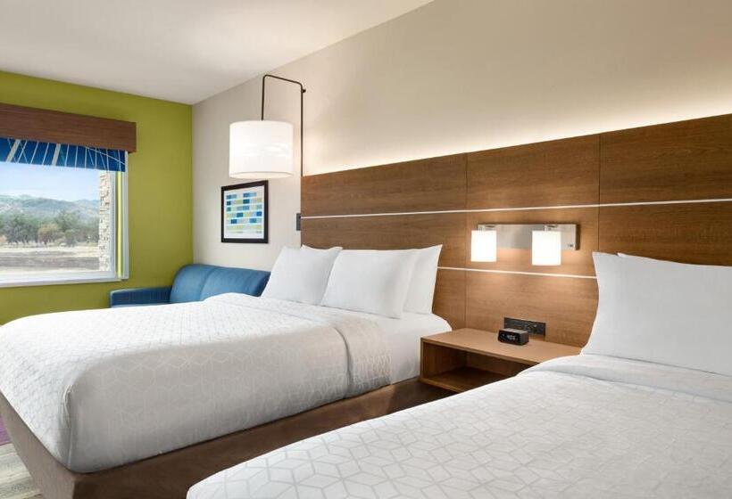 带2个卧室的套房, Holiday Inn Express & Suites   Ukiah, An Ihg