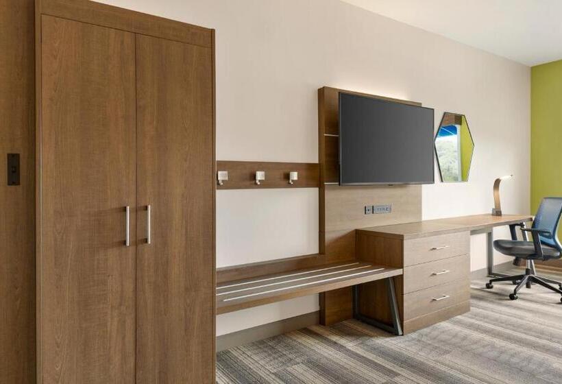 适合残疾人使用的标准间, Holiday Inn Express & Suites   Ukiah, An Ihg