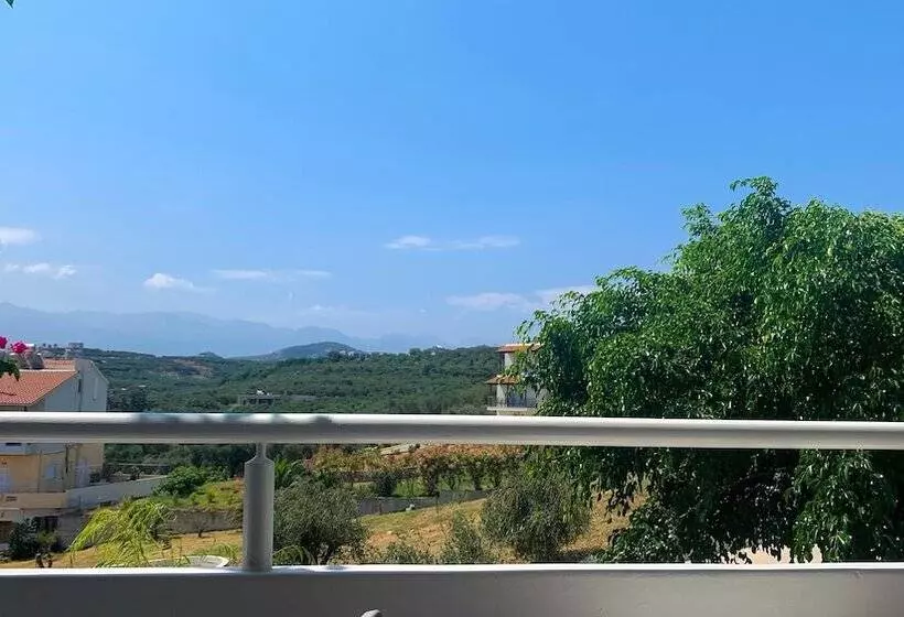 スタンダードスタジオ, Folia Apartments Chania
