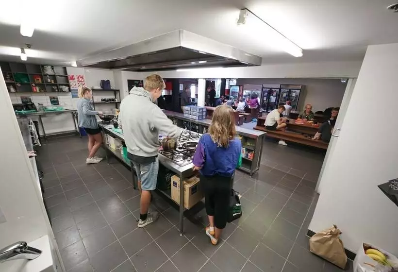 ルームシェアのワンベッド, Nomads Queenstown Hostel