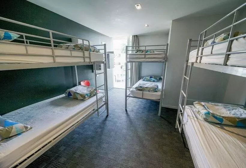 ルームシェアのワンベッド, Nomads Queenstown Hostel