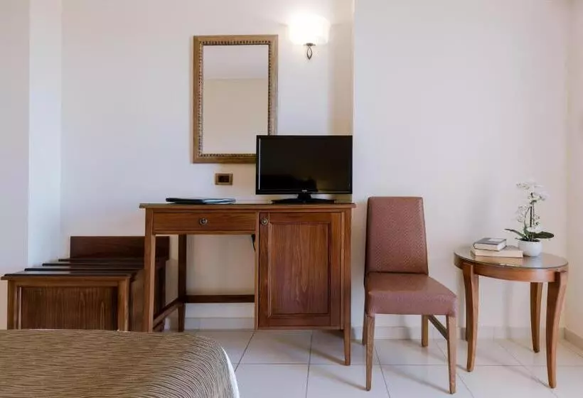 اتاق سوپریور با چشم‌انداز جانبی دریا, Akti Taygetos Conference Resort