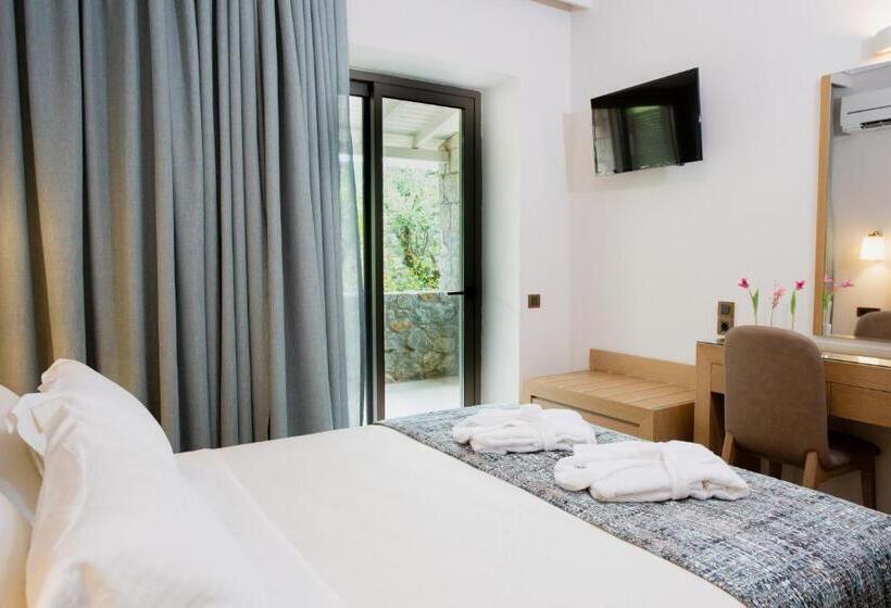 Family flat with garden view, Akti Taygetos Conference Resort