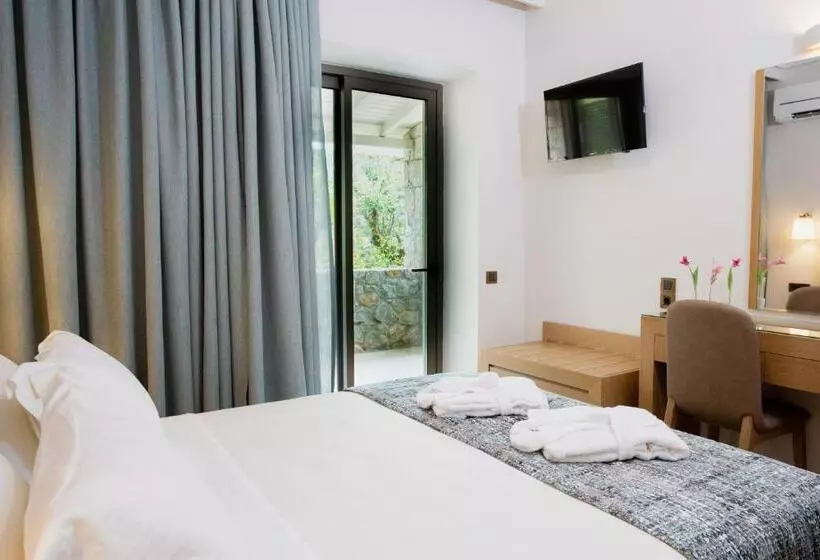 Family flat with garden view, Akti Taygetos Conference Resort