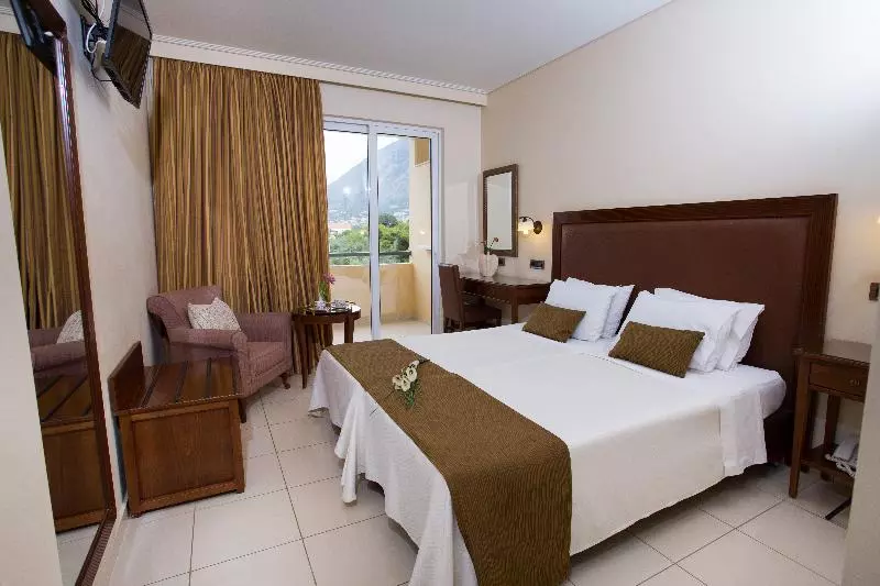 اتاق کلاسیک, Akti Taygetos Conference Resort