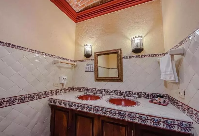 سوییت جونیور, Casa Liza