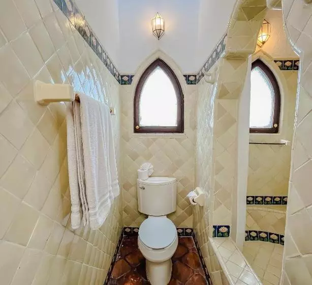 سوییت جونیور, Casa Liza