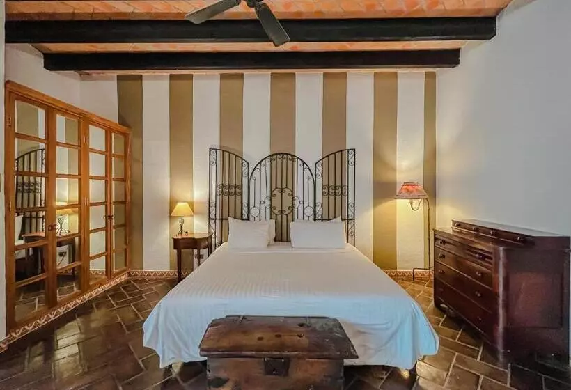 سوئیت مستر, Casa Liza