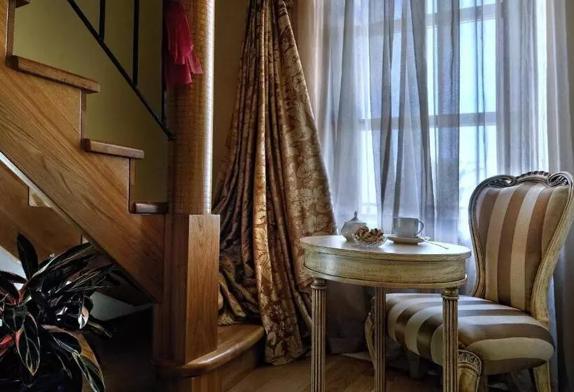 デラックススイート, Civitas Suites