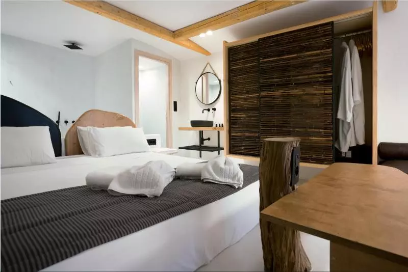 سوییت جونیور, Gloria Maris Hotel Suites And Villa