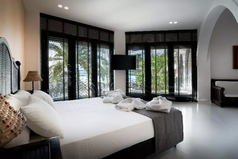 سوییت جونیور با چشم‌انداز دریا, Gloria Maris Hotel Suites And Villa
