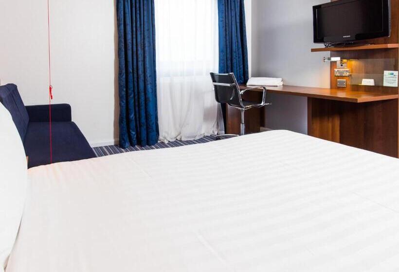 Номер Стандарт Адаптированный для Инвалидов, Holiday Inn Express Tamworth By Ihg